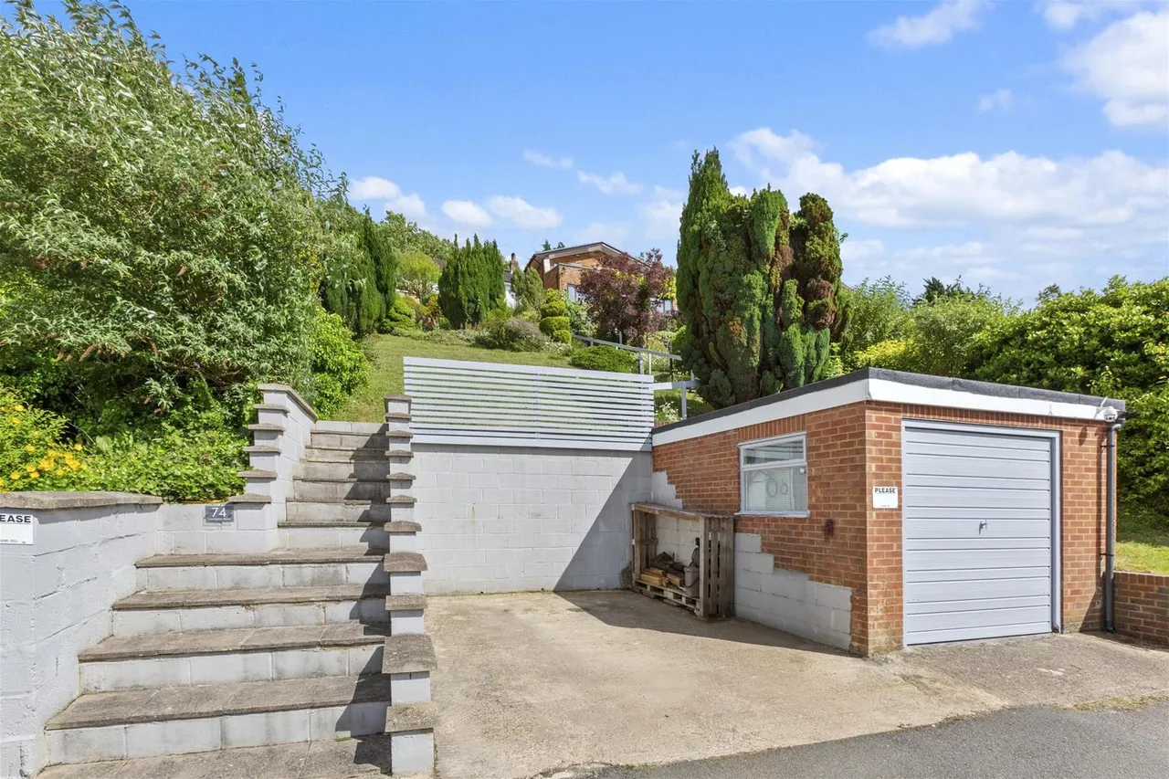 Carrington Road, High Wycombe, HP12, photo 2