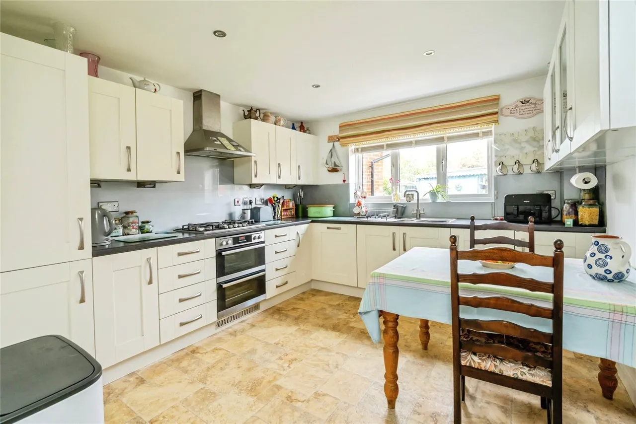 Ferry Drive, Chichester, PO19, photo 4