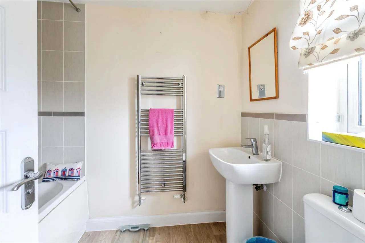 Ferry Drive, Chichester, PO19, photo 9