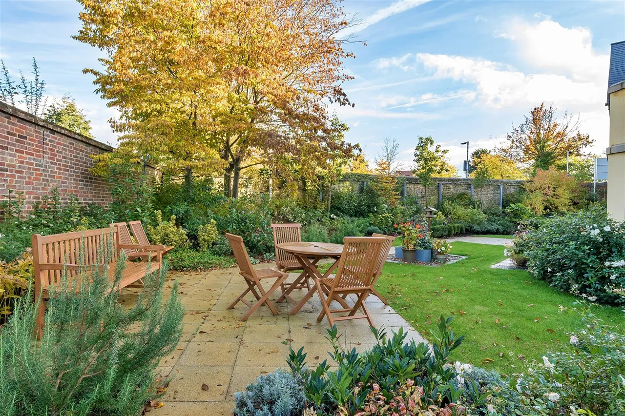 Greyhound Lane, Thame, OX9, photo 8