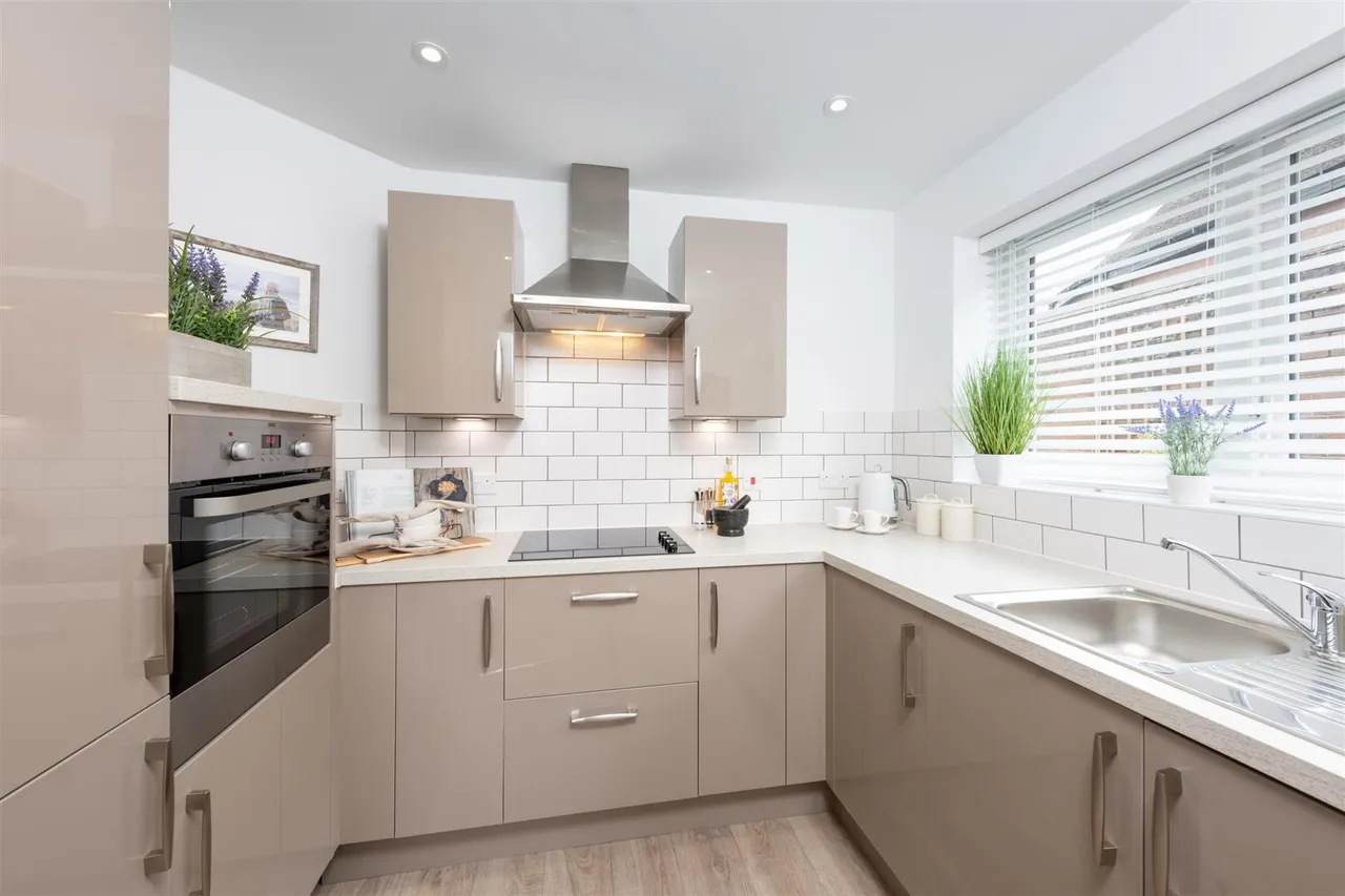 Greyhound Lane, Thame, OX9, photo 2