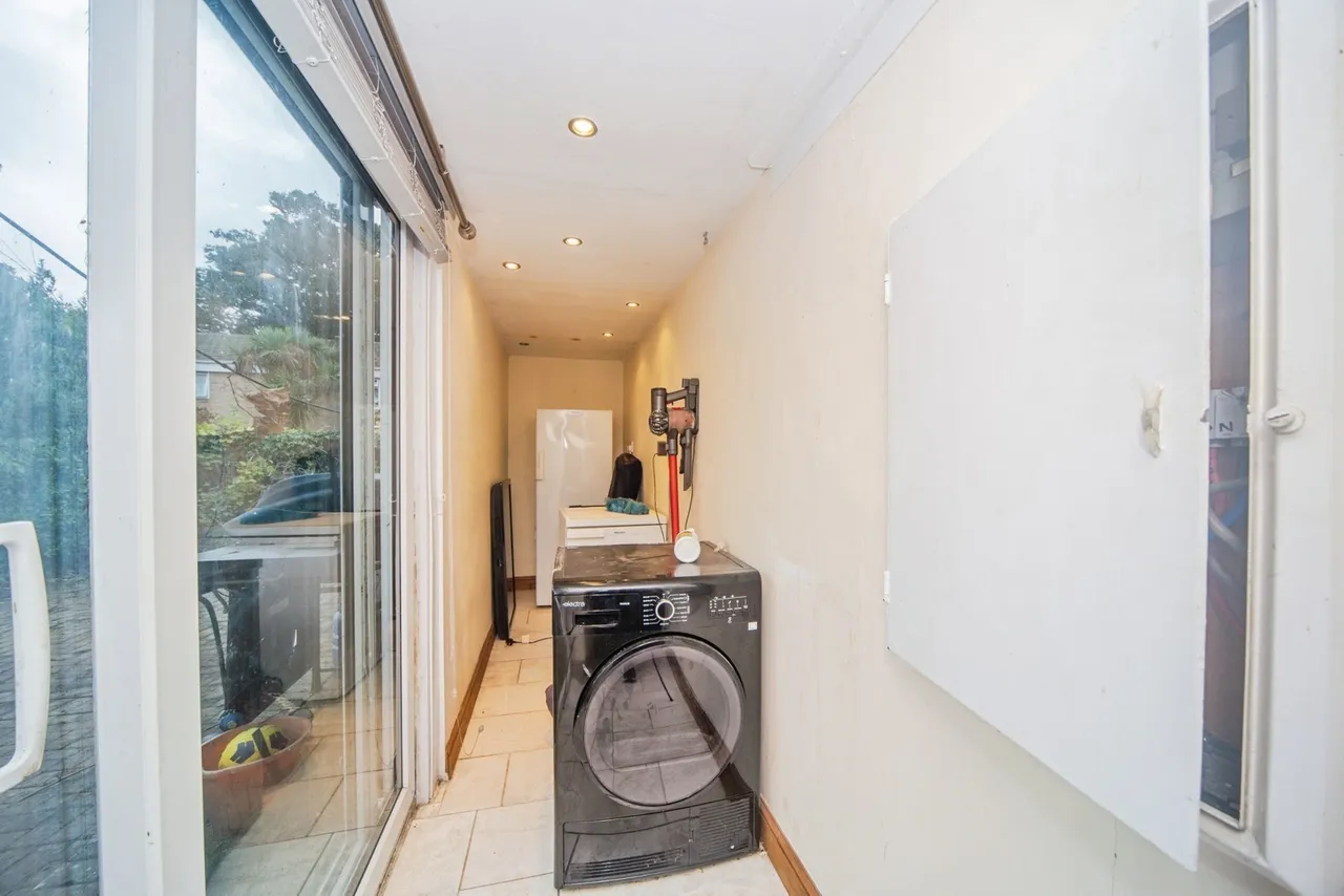 Logan Close, Southampton, SO16, photo 10