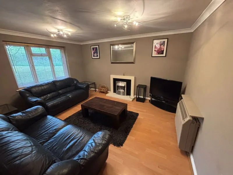 flat for sale — Oakwood Road Bricket Wood, St. Albans AL2 3ET