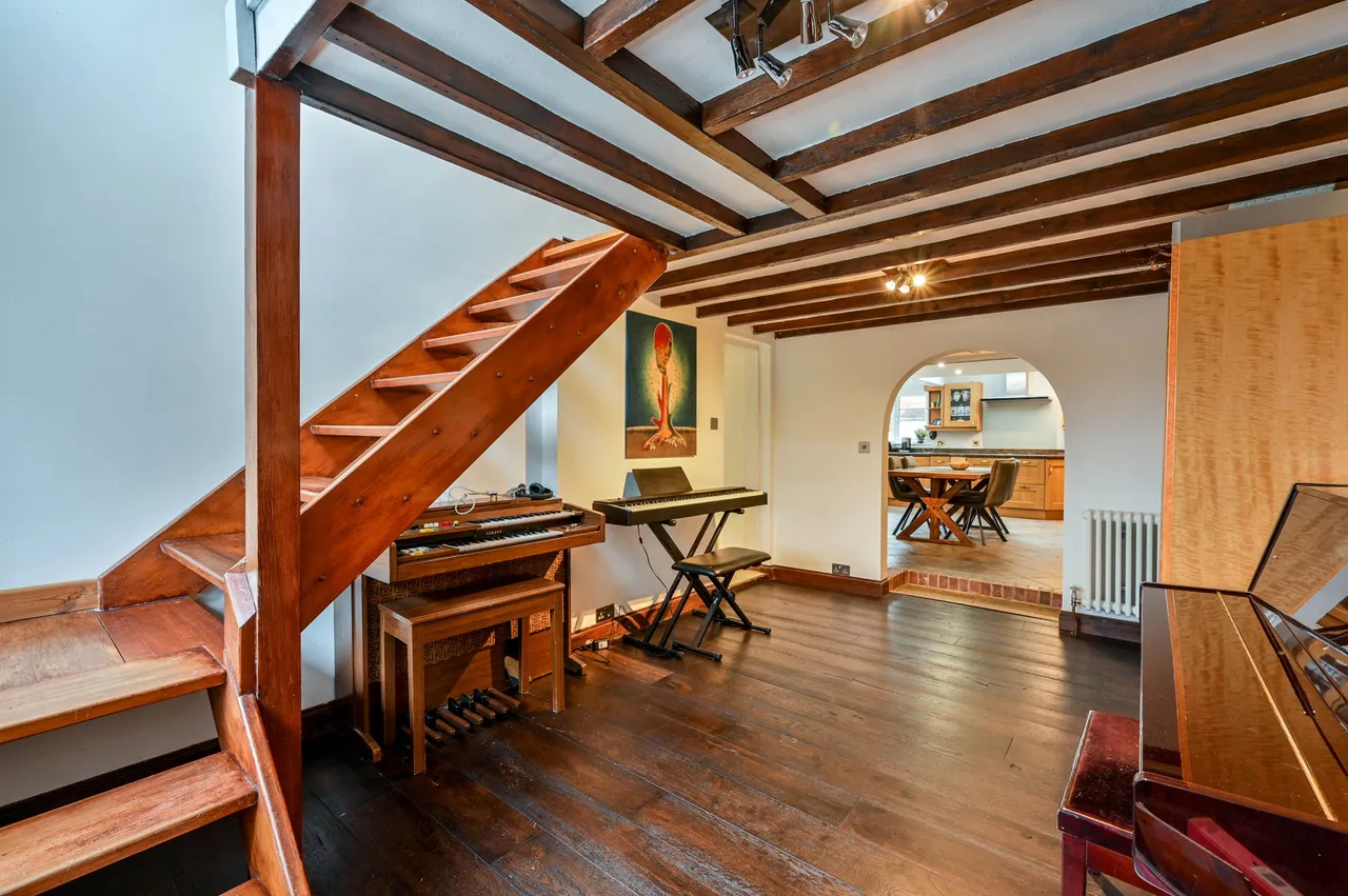 Poplar Cottage, Aldershot Road, Worplesdon, photo 10