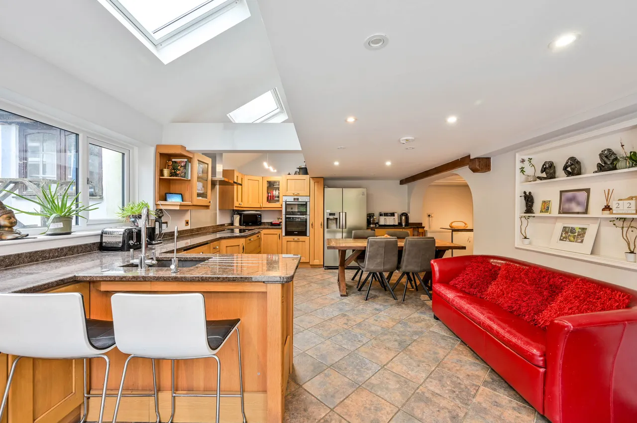 Poplar Cottage, Aldershot Road, Worplesdon, photo 6