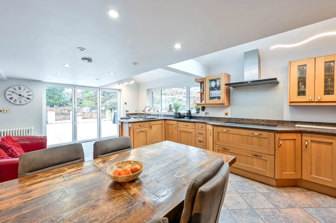 Poplar Cottage, Aldershot Road, Worplesdon, photo 7