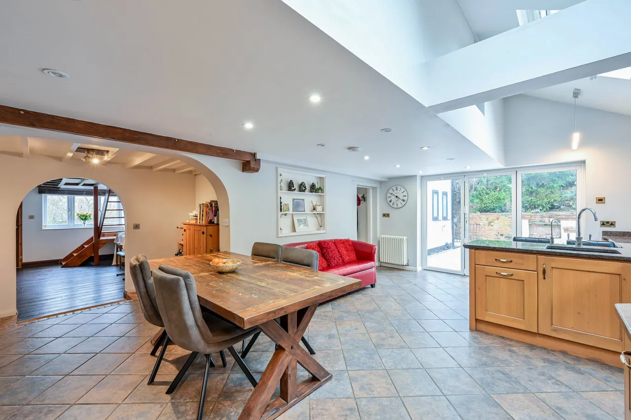 Poplar Cottage, Aldershot Road, Worplesdon, photo 8