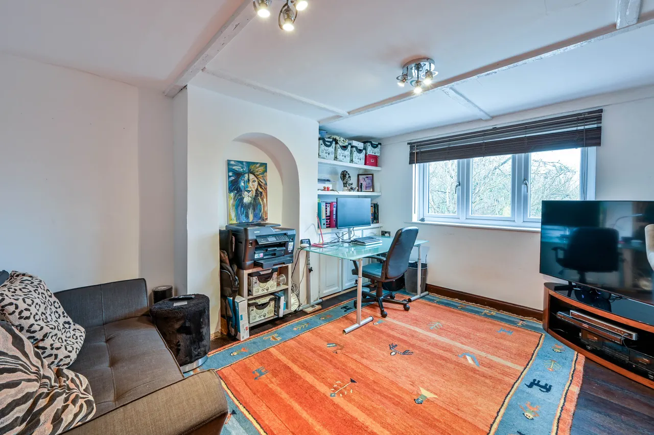 Poplar Cottage, Aldershot Road, Worplesdon, photo 11