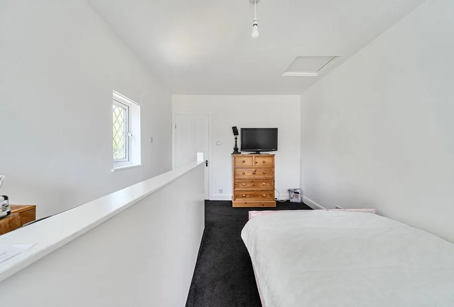 Camomile Avenue, Mitcham, CR4, photo 14