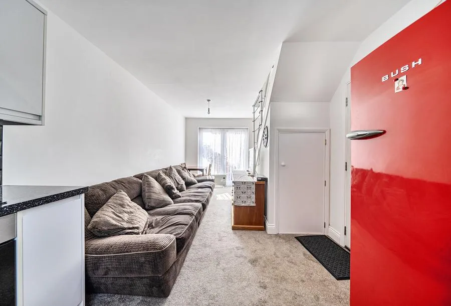 Camomile Avenue, Mitcham, CR4, photo 15