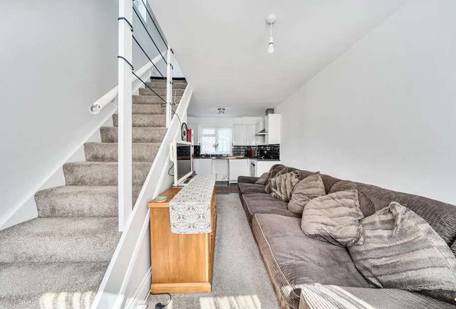 Camomile Avenue, Mitcham, CR4, photo 2