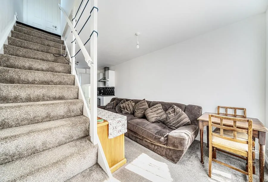 Camomile Avenue, Mitcham, CR4, photo 16