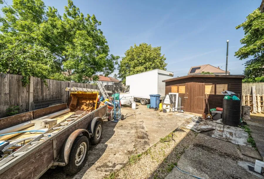 Camomile Avenue, Mitcham, CR4, photo 9