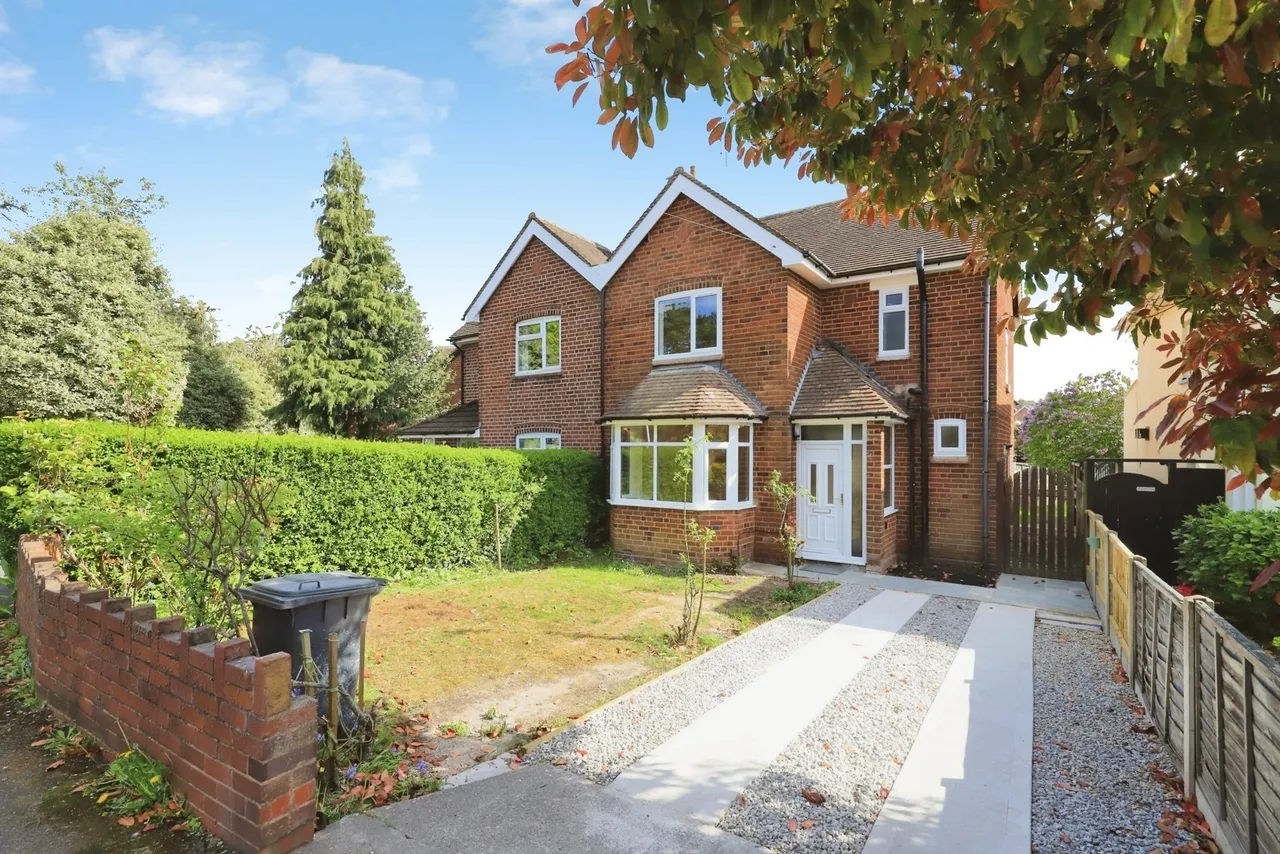 3 bed house for sale, Woodward Road, DY11