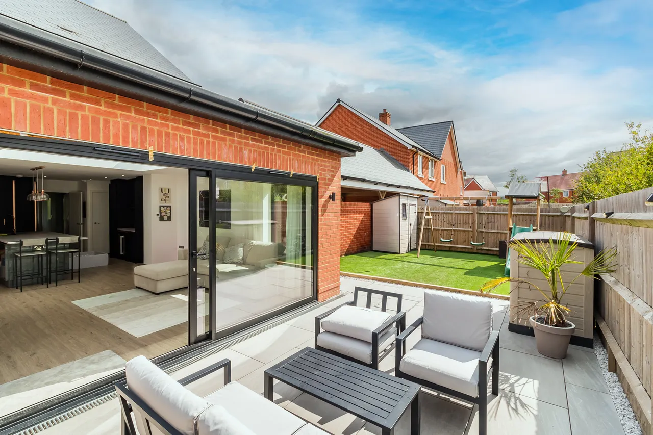 16 Narrowleaf Drive, RINGWOOD, Ringwood, BH24 3FS, photo 13