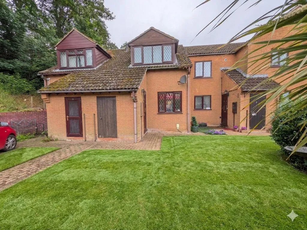 2 bed house for sale, Willow Close, Uppingham, LE15