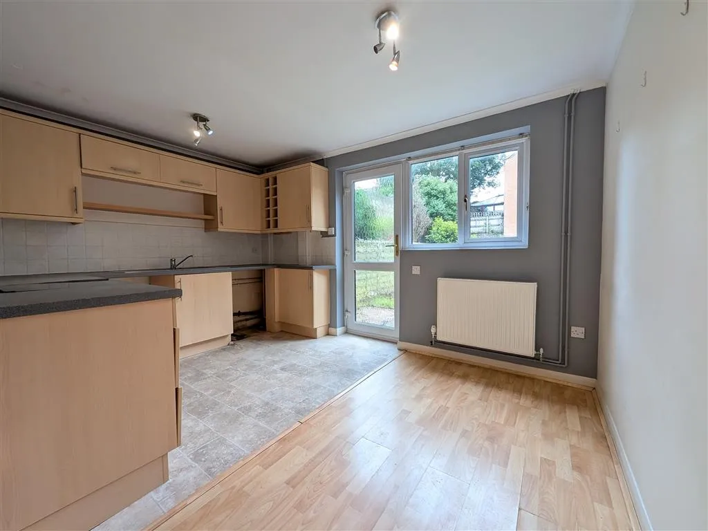 Willow Close, Uppingham, LE15, photo 3
