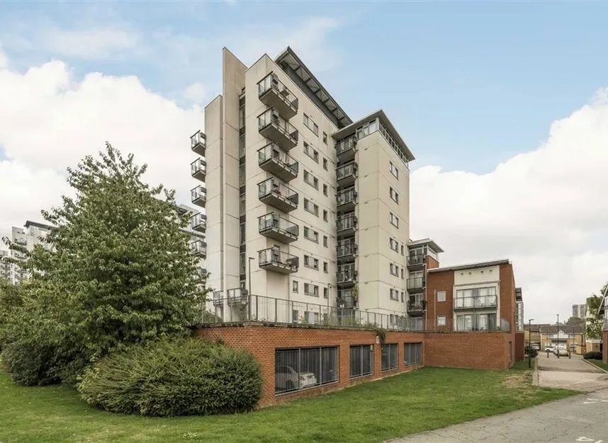 Erebus Drive, West Thamesmead, SE28, photo 8