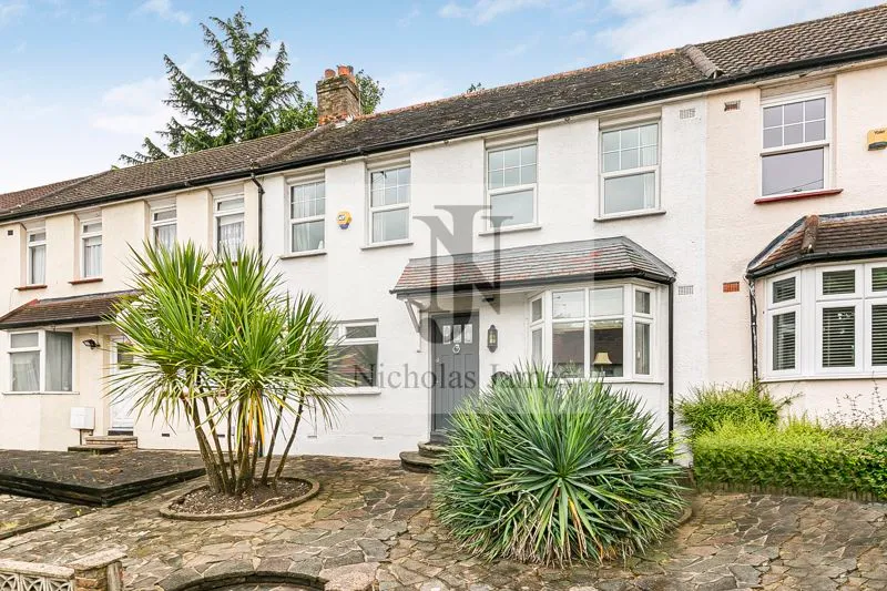 3 bed house for sale, Hood Avenue, London, N14