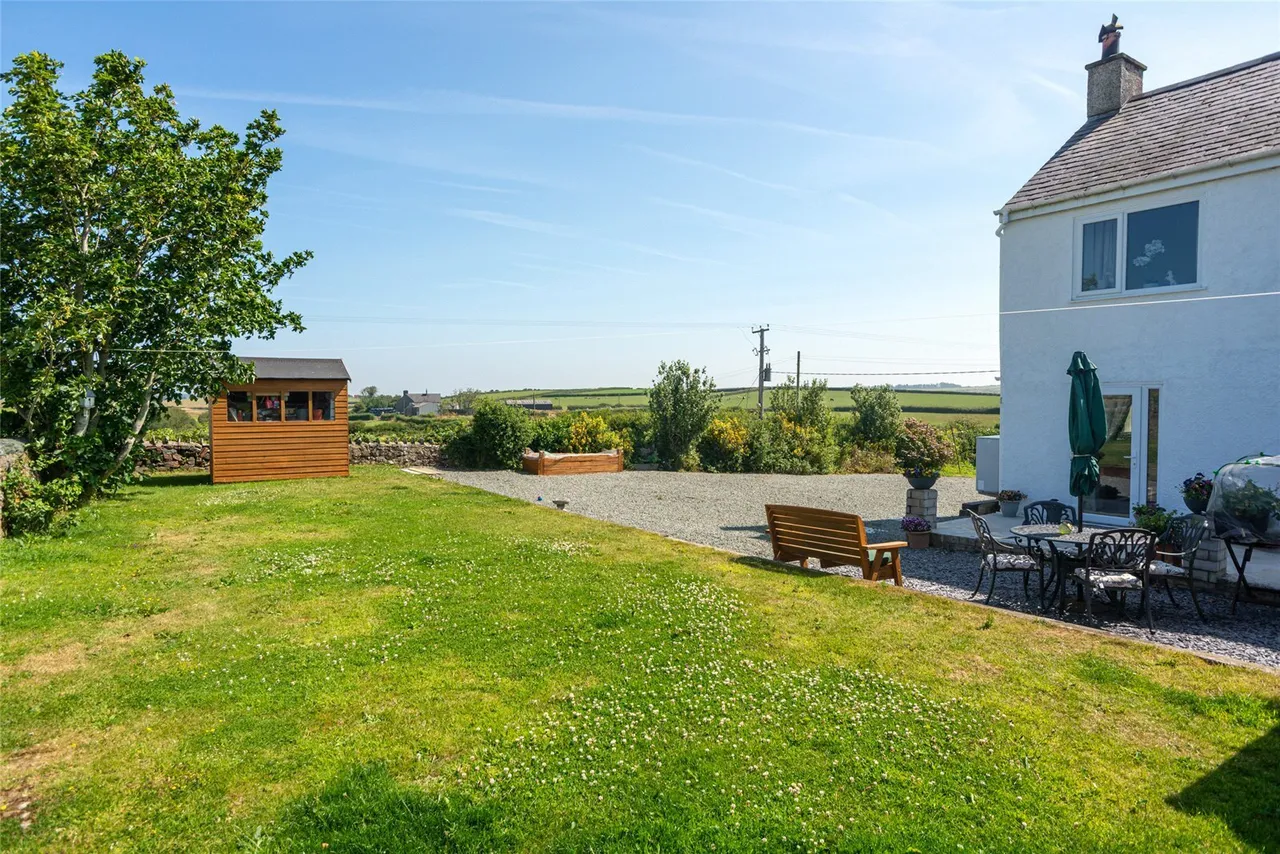 Llantrisant, Holyhead, photo 10