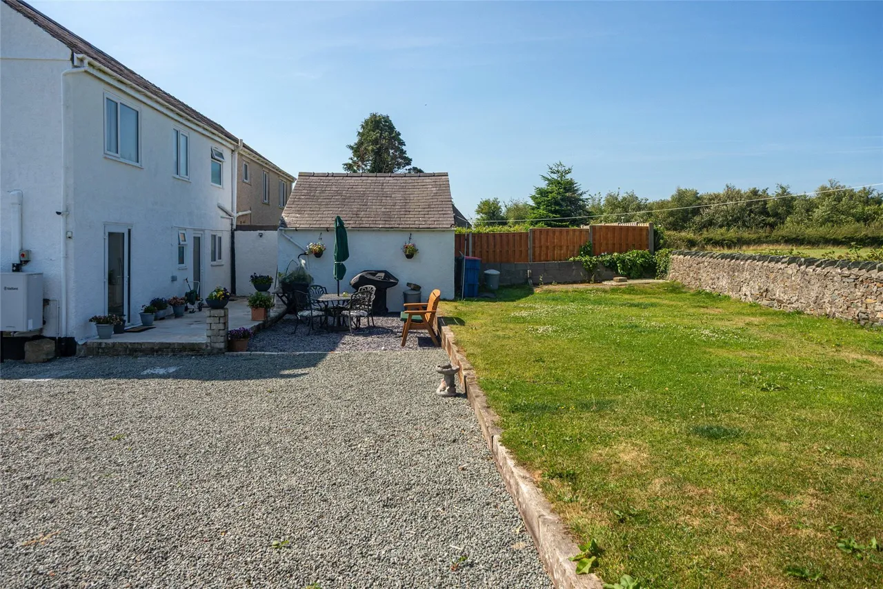 Llantrisant, Holyhead, photo 20