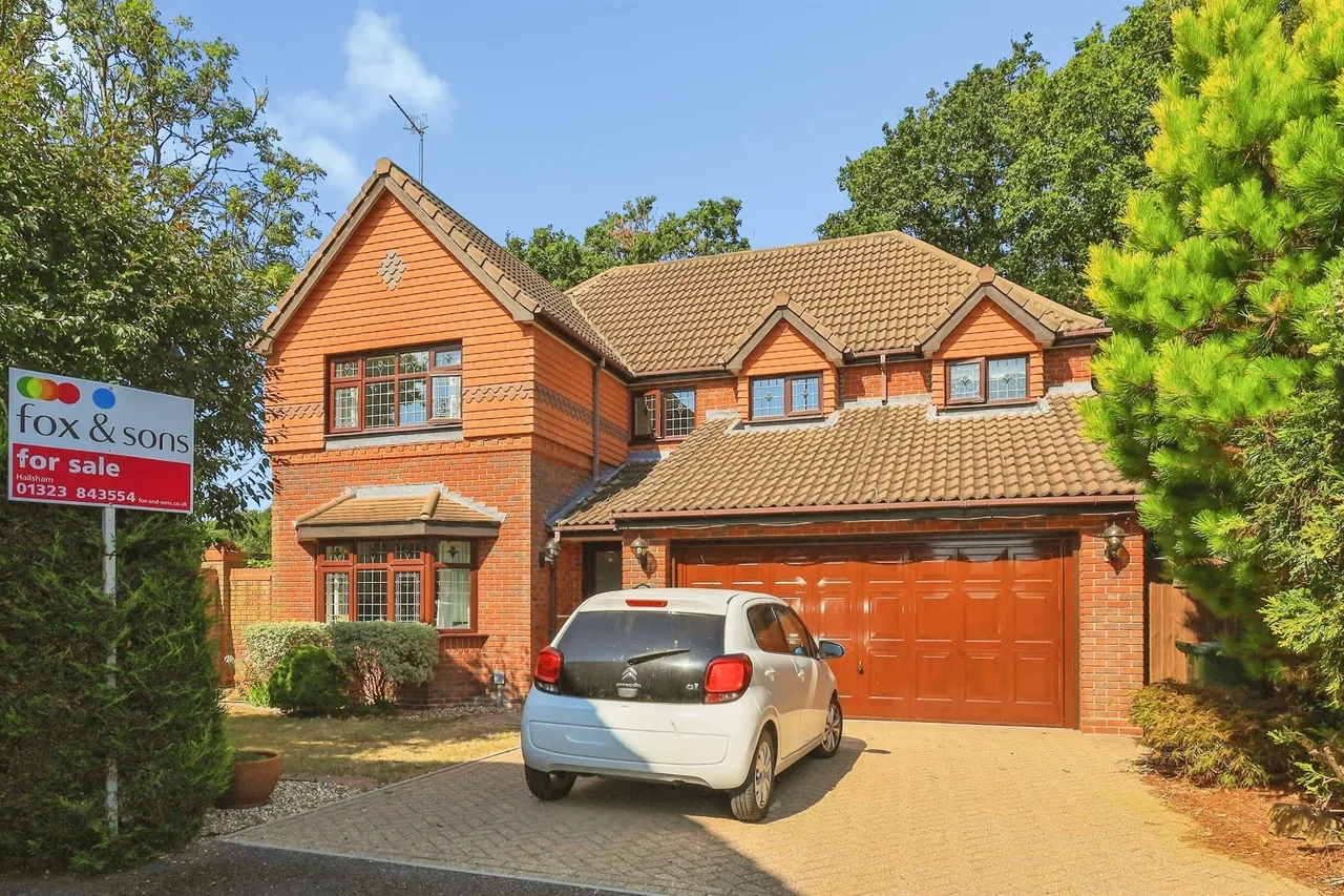 4 bed house for sale, Lavender Close, Hailsham, BN27