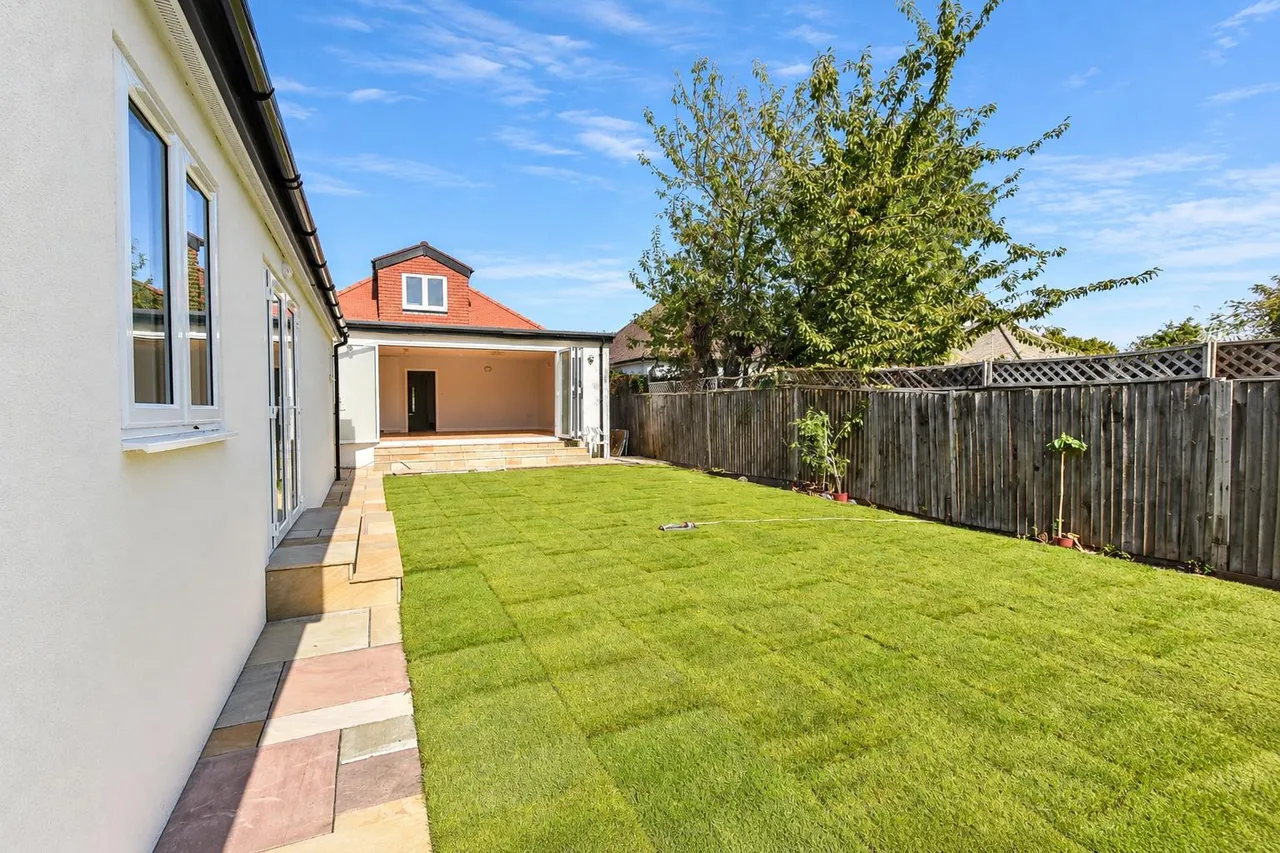 Gladstone Avenue, Twickenham, TW2, photo 4