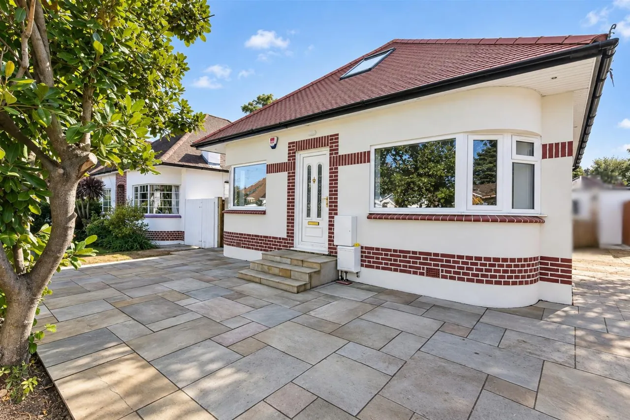 3 bed house to rent, Gladstone Avenue, Twickenham, TW2