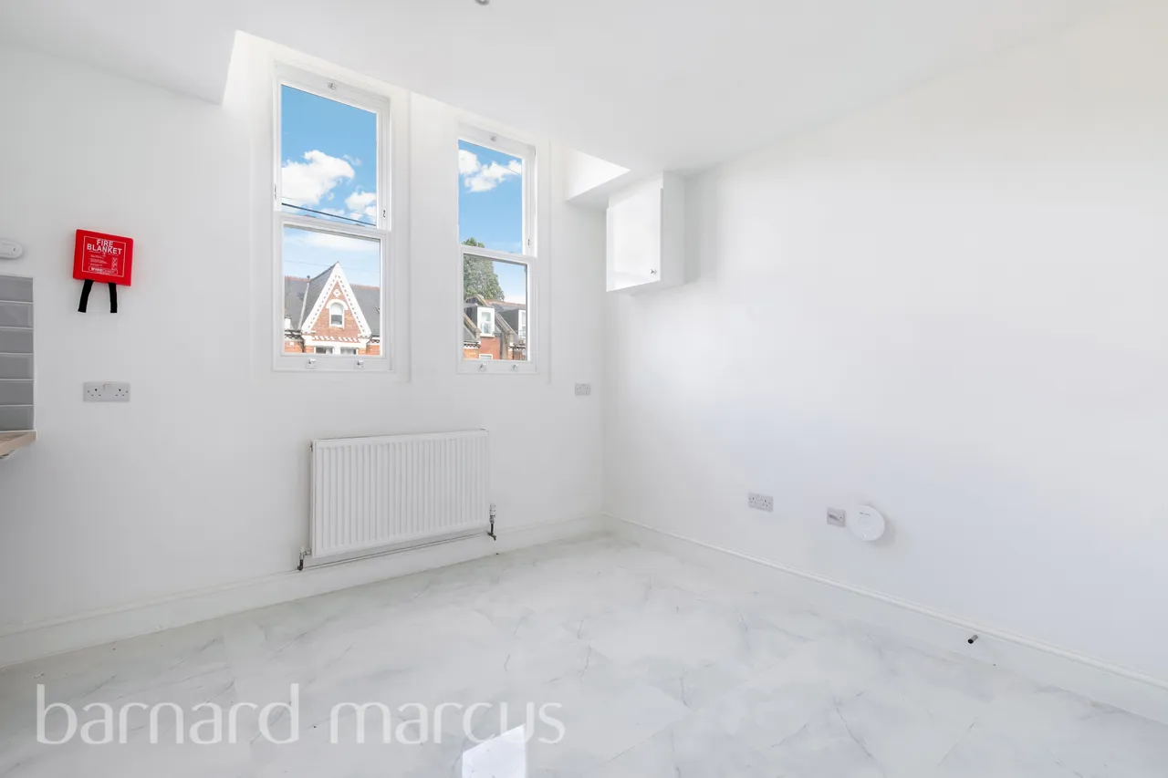 Longley Road, LONDON, photo 5