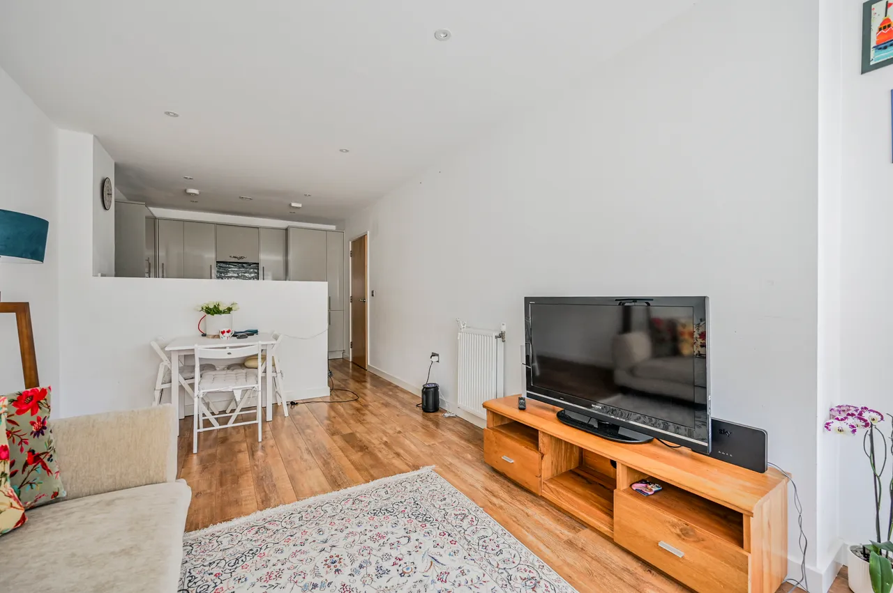 1 Bluebonnet Court, 3 Ruby Mews, London, photo 12