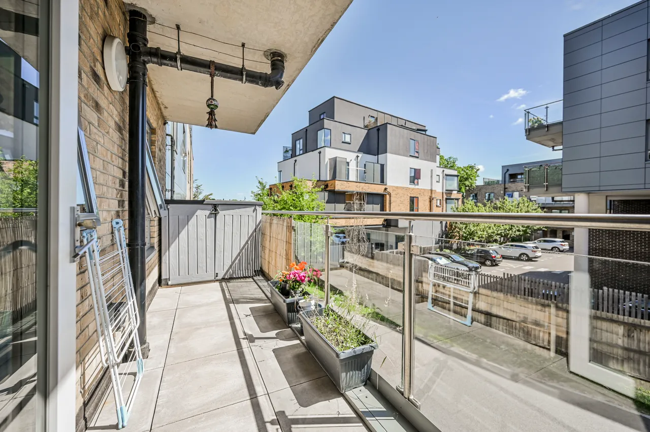 1 Bluebonnet Court, 3 Ruby Mews, London, photo 4