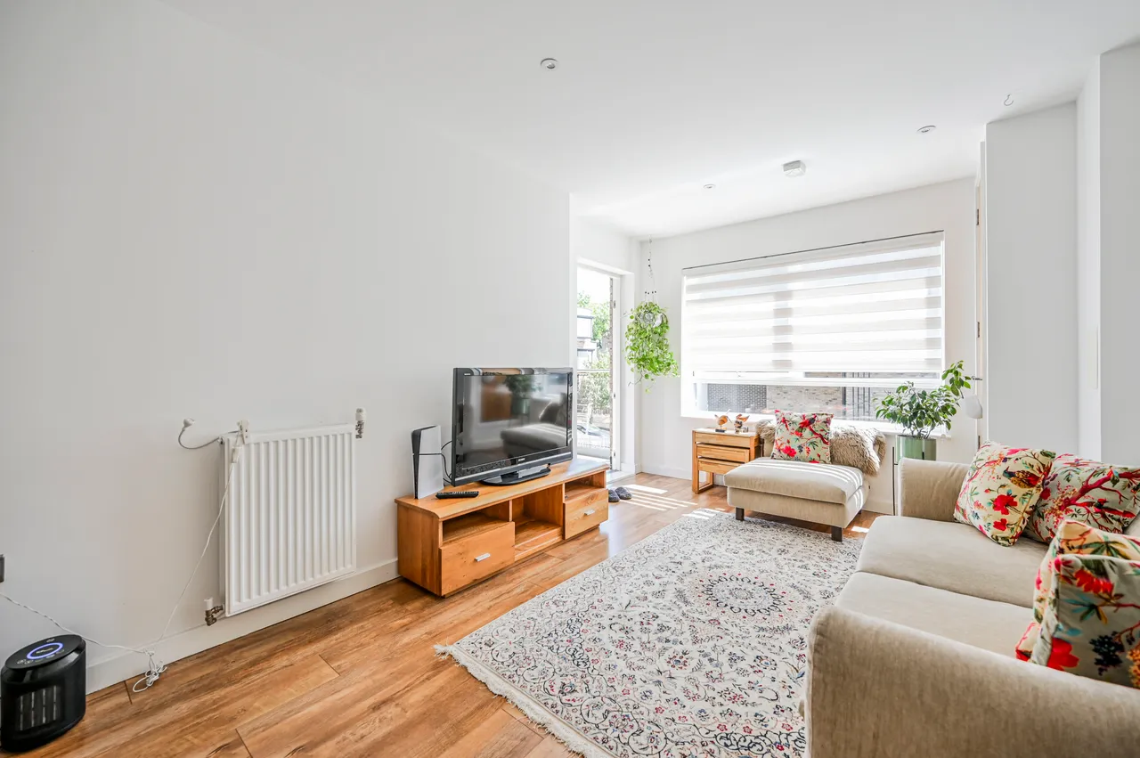 1 Bluebonnet Court, 3 Ruby Mews, London, photo 11