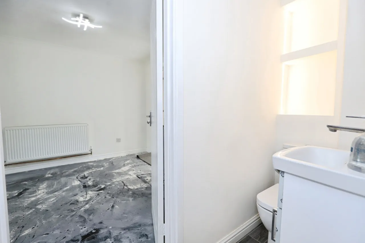 Sheaves Close, Bilston, WV14, photo 9