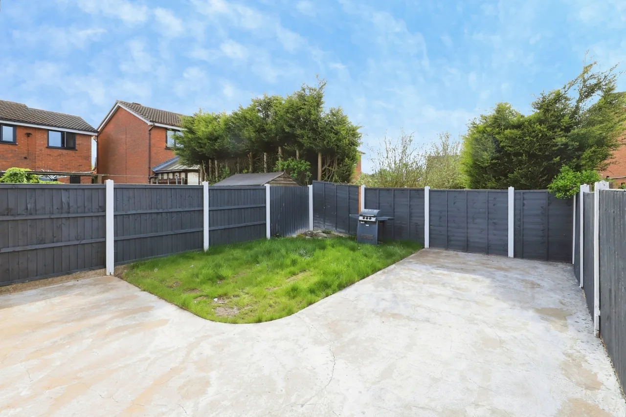 Sheaves Close, Bilston, WV14, photo 11