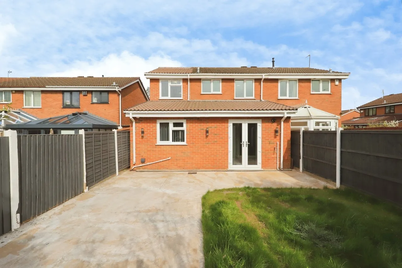Sheaves Close, Bilston, WV14, photo 12