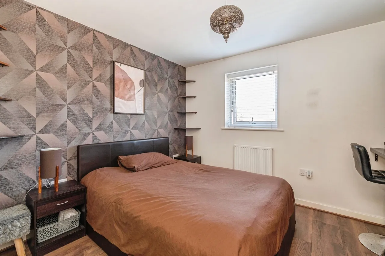 Malthouse Drive, Grays, Essex, RM17, photo 11
