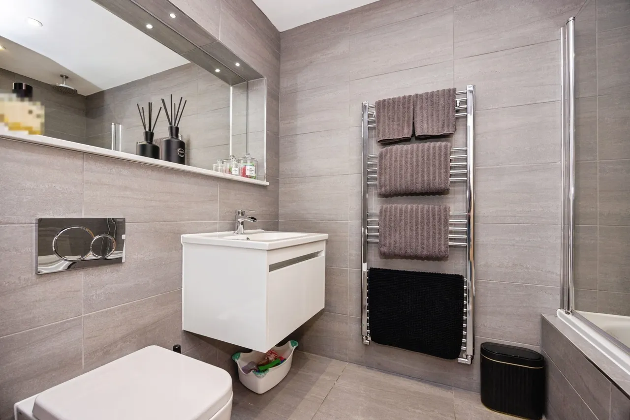 Maple Road, Woking, GU23, photo 11