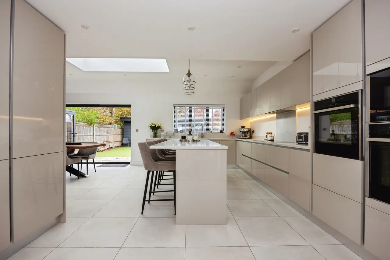 Maple Road, Woking, GU23, photo 3