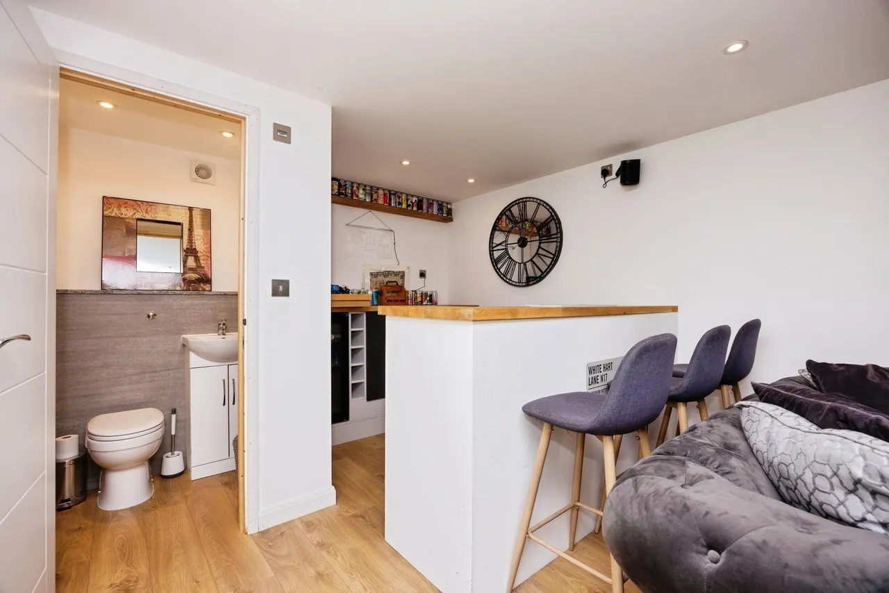 Maple Road, Woking, GU23, photo 14