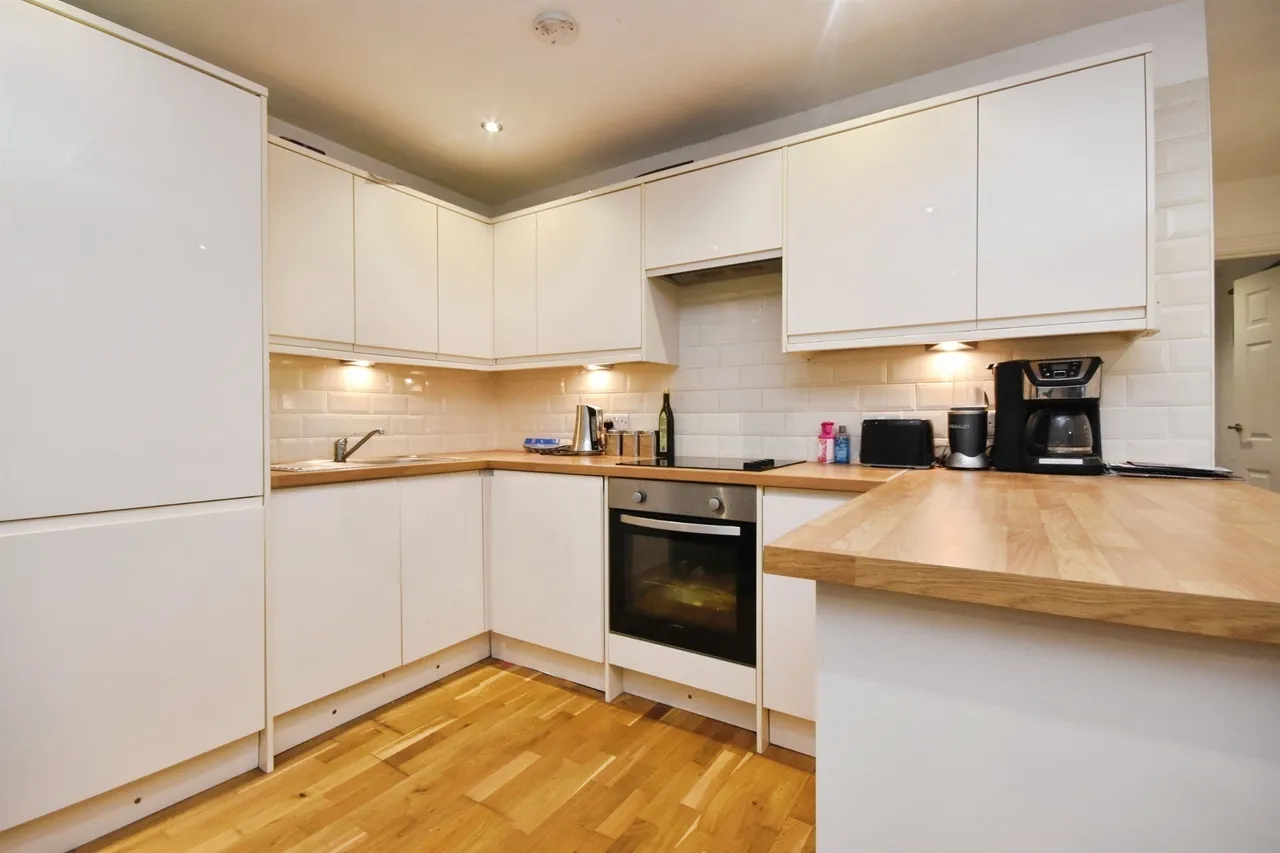 Coxtie Green Road, Pilgrims Hatch, CM14, photo 5