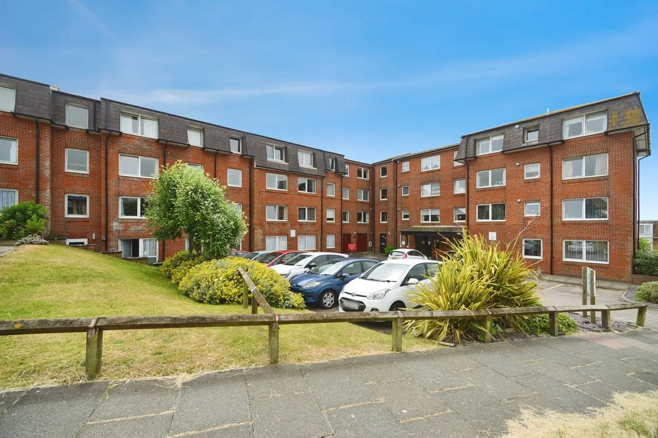 1 bed flat for sale, Longridge Avenue, Saltdean, BN2