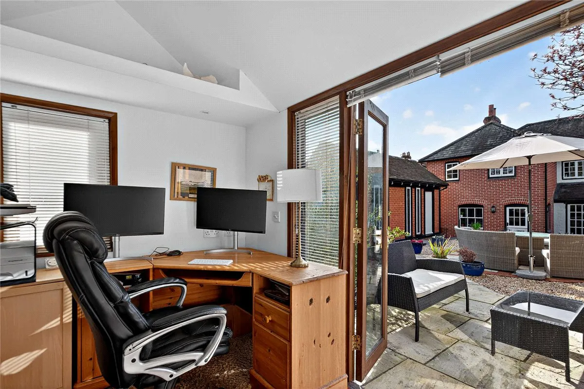 George Street, Kingsclere, RG20, photo 25
