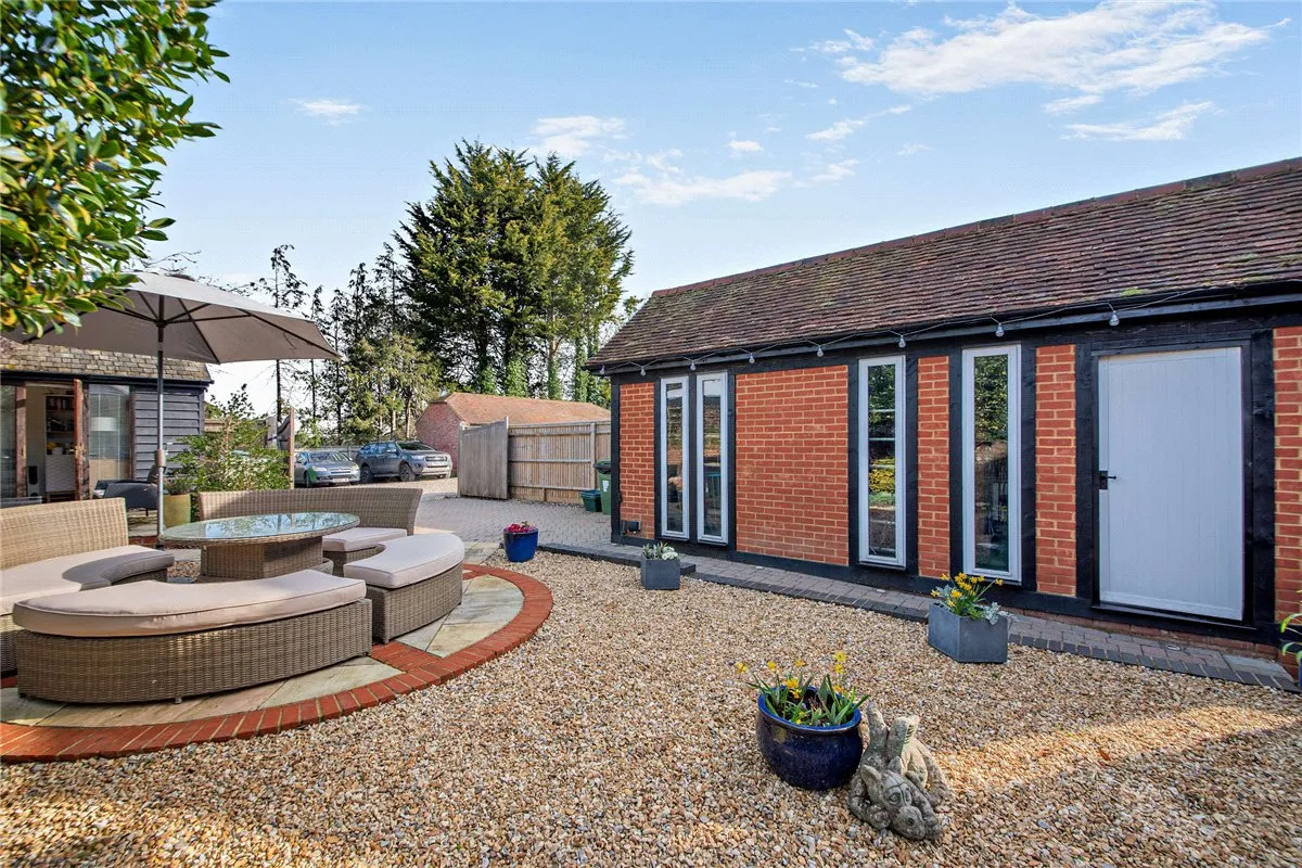 George Street, Kingsclere, RG20, photo 22