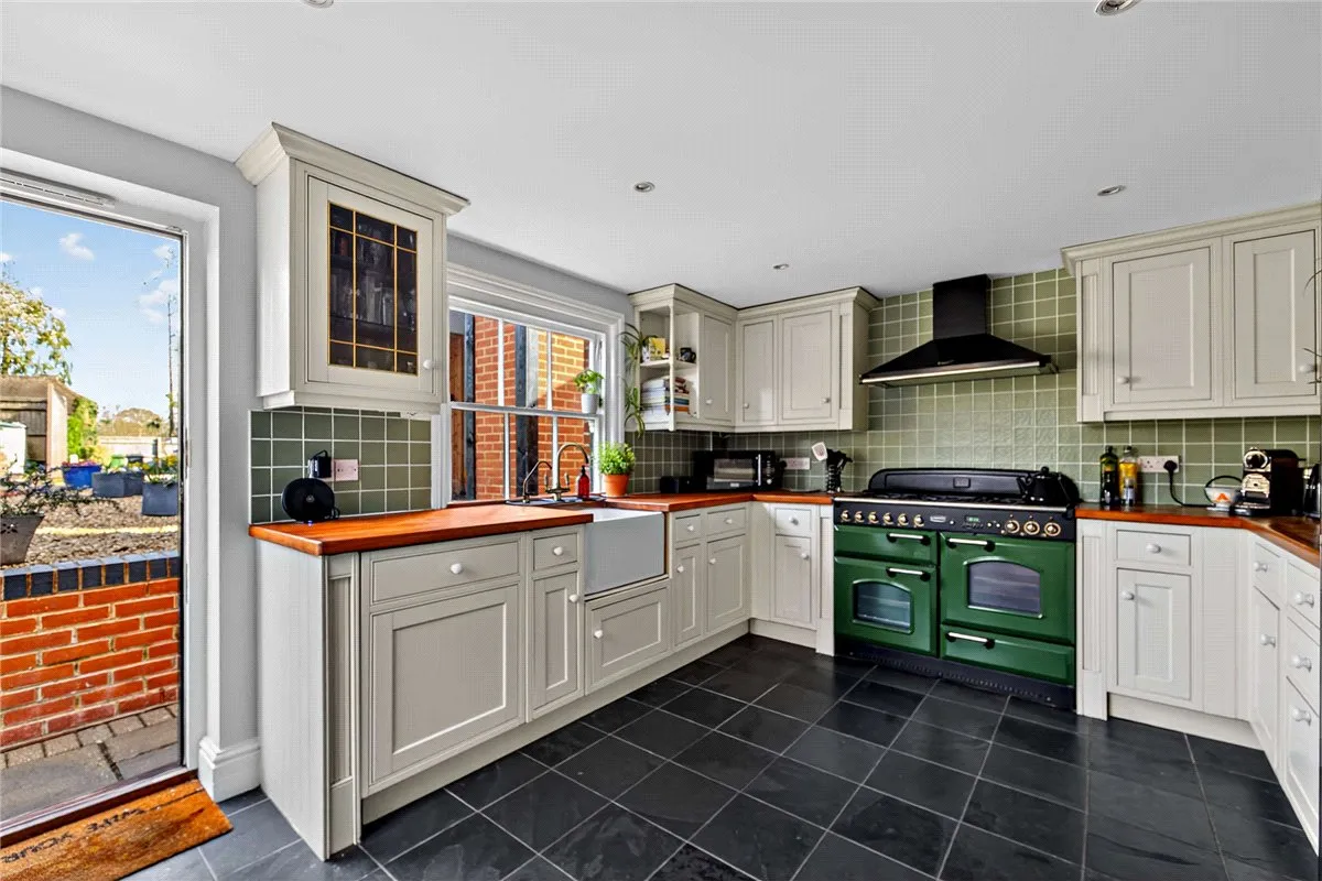 George Street, Kingsclere, RG20, photo 2