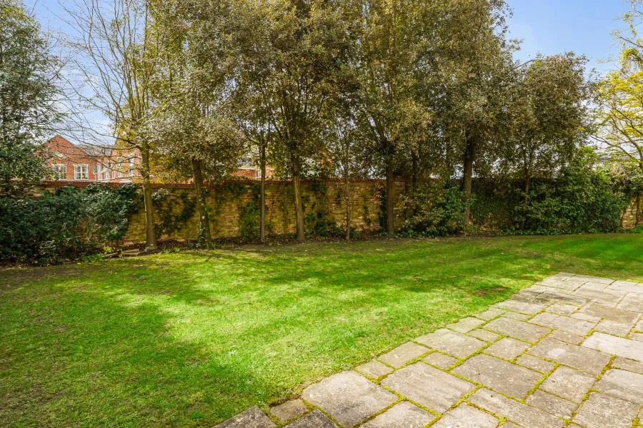 Virginia Water, GU25 4SN, photo 6