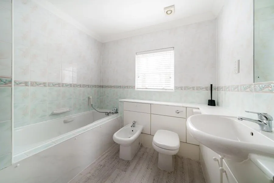 Virginia Water, GU25 4SN, photo 10