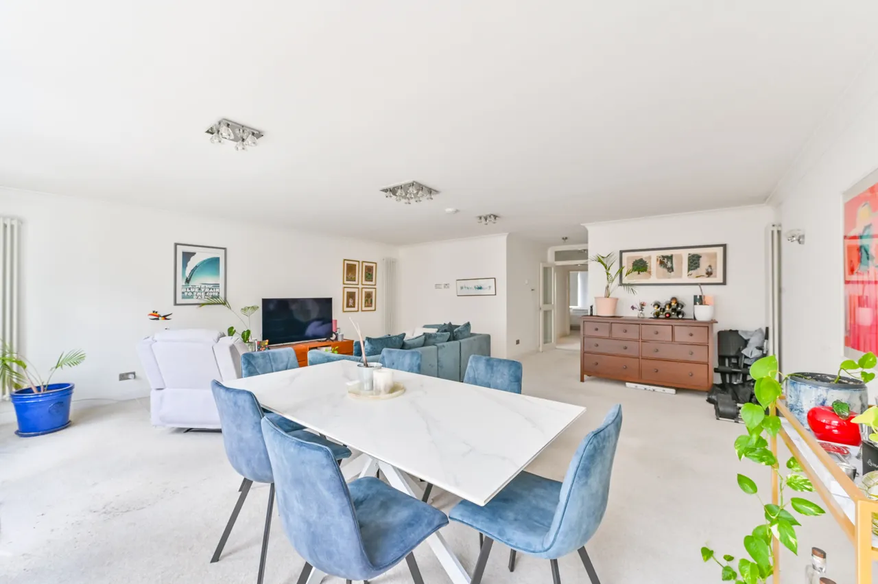 Flat 5 La Residence, 38a Marlborough Place, London, photo 10