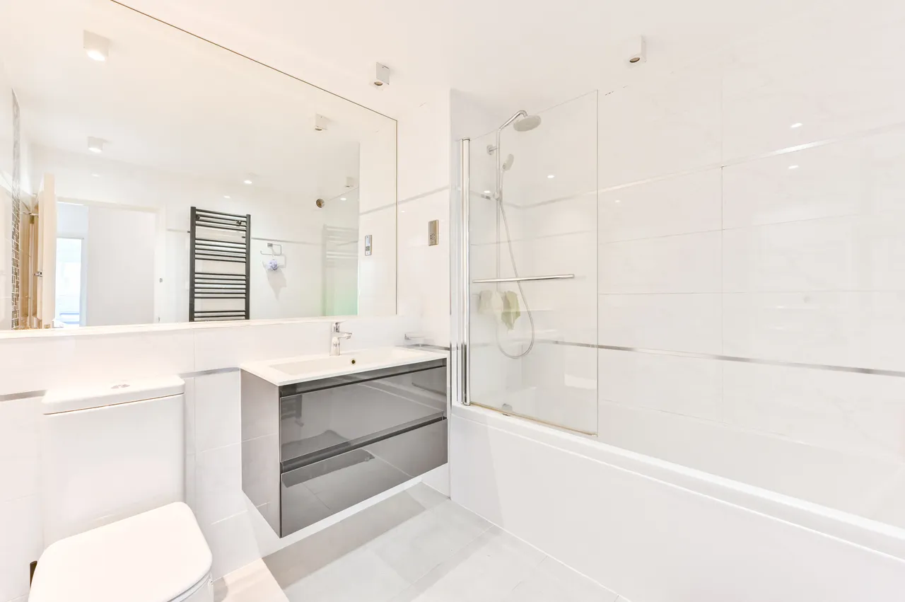 Flat 5 La Residence, 38a Marlborough Place, London, photo 7