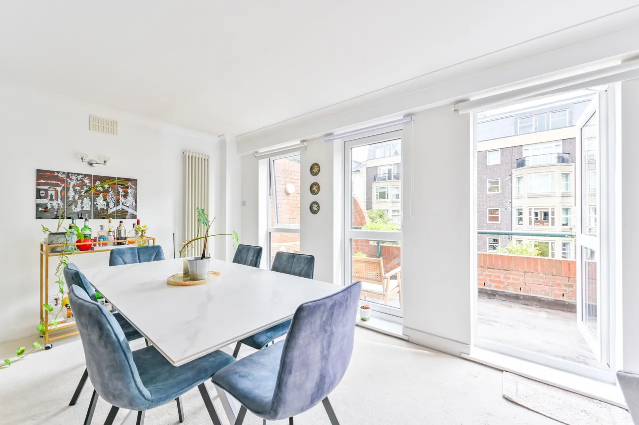 Flat 5 La Residence, 38a Marlborough Place, London, photo 4