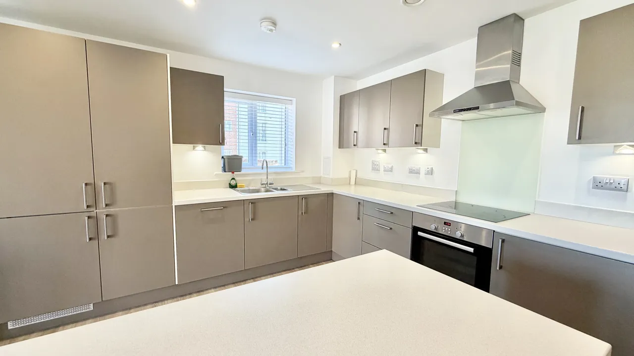 Holmbush Mews, RH12, photo 2